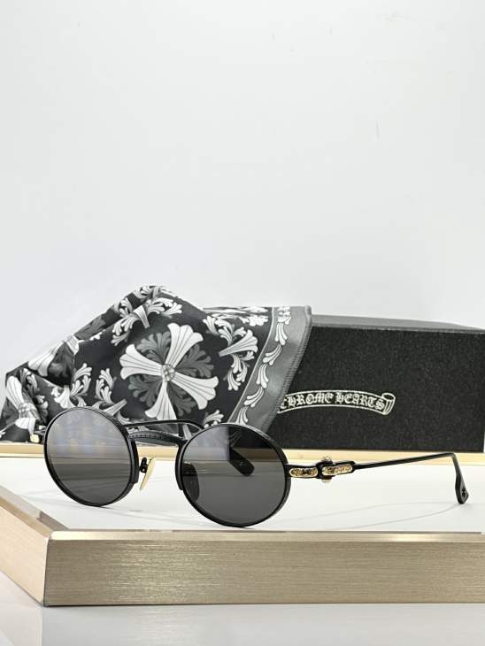 Picture of Chrome Hearts Sunglasses _SKUfw73427996fw